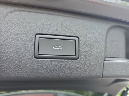 New 2026 Volkswagen Atlas SE image 8