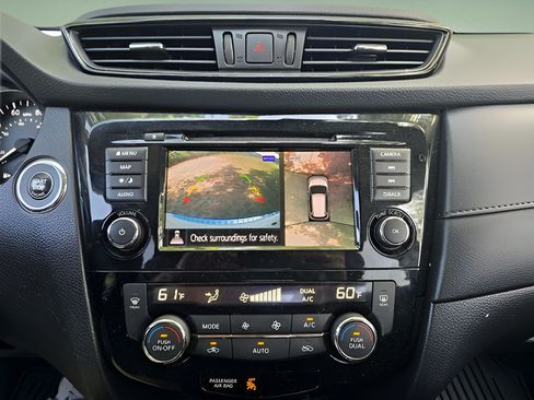 Used 2020 Nissan Rogue SV w/ Premium Package FWD image 15