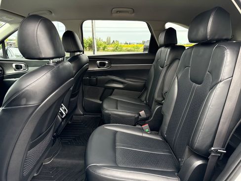 Certified 2022 Kia Sorento S FWD image 19