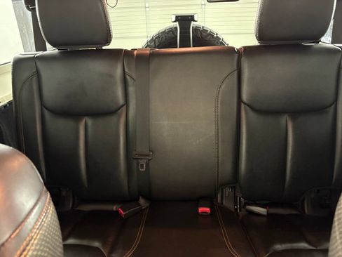 Used 2014 Jeep Wrangler Unlimited Sahara AWD/4WD image 28