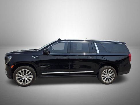 Used 2022 GMC Yukon XL Denali AWD/4WD image 4