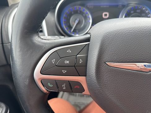 Used 2015 Chrysler 300 Limited image 15