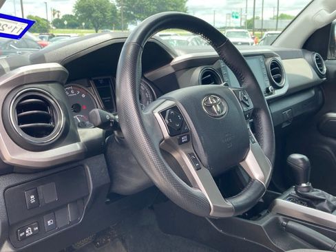 Used 2023 Toyota Tacoma SR5 RWD image 9