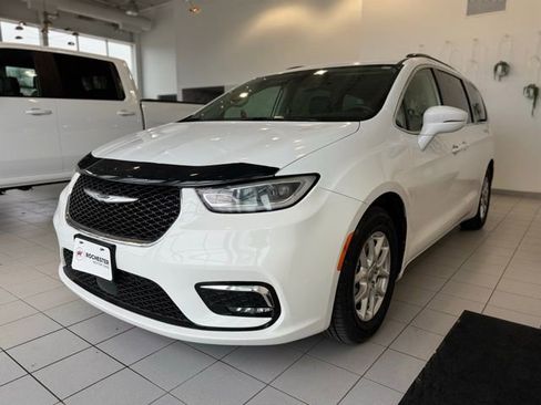Used 2022 Chrysler Pacifica Touring-L FWD image 33