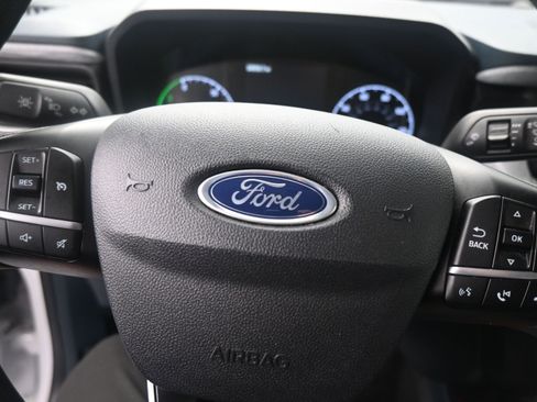 Used 2023 Ford Maverick XLT image 16