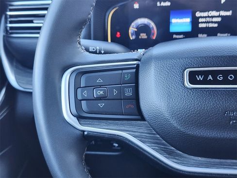 Used 2023 Jeep Wagoneer L Series III image 28