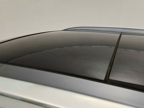 Used 2017 Volvo XC90 T8 R-Design w/ Vision Package image 10