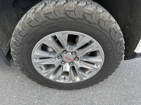 Used 2022 GMC Sierra 1500 Denali AWD/4WD image 11