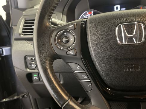 Certified 2017 Honda Pilot Touring image 18