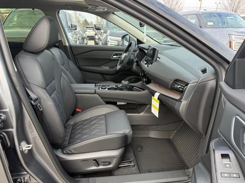 New 2026 Nissan Rogue Platinum image 20