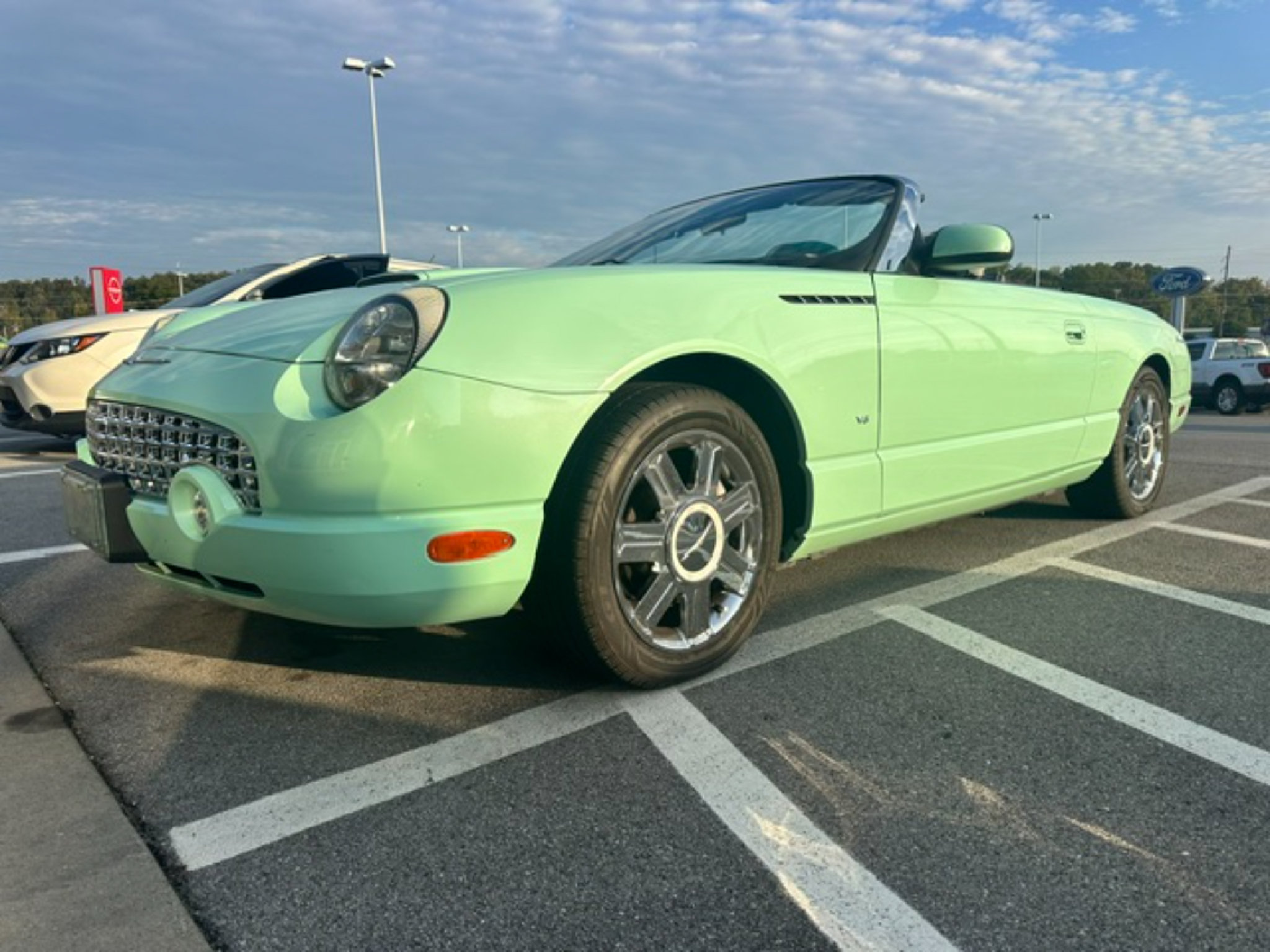 Used 2004 Ford Thunderbird RWD image 2