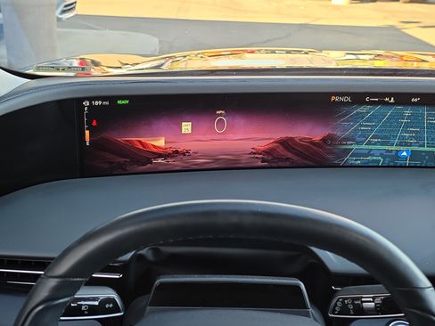 Used 2024 Lincoln Nautilus Reserve w/ Equipment Group 202A image 18