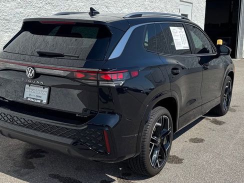 Used 2026 Volkswagen Tiguan SEL R-Line image 8