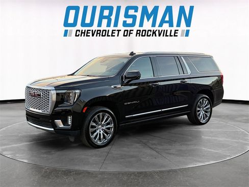 Used 2023 GMC Yukon XL Denali image 2