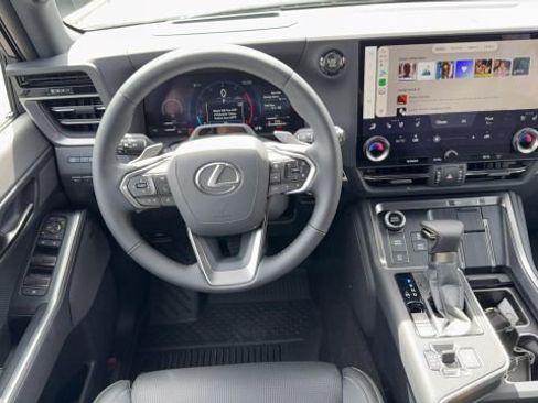 Used 2026 Lexus GX 550 image 9