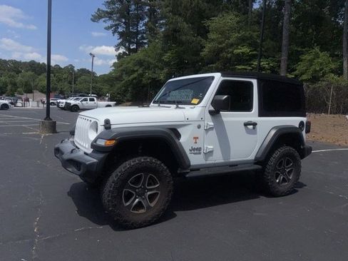 Used 2020 Jeep Wrangler Sport AWD/4WD image 2