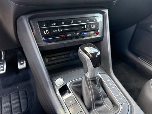 Used 2022 Volkswagen Tiguan SE R-Line AWD/4WD image 17