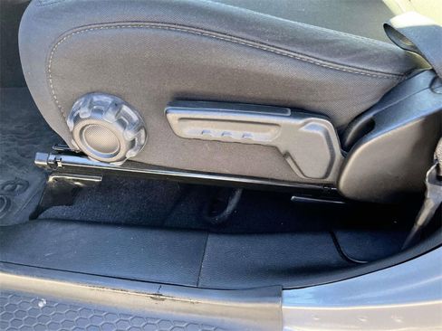 Used 2020 Jeep Wrangler Unlimited Sahara image 14