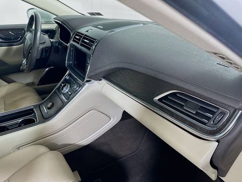 Used 2020 Lincoln Continental AWD w/ Premium Package image 30