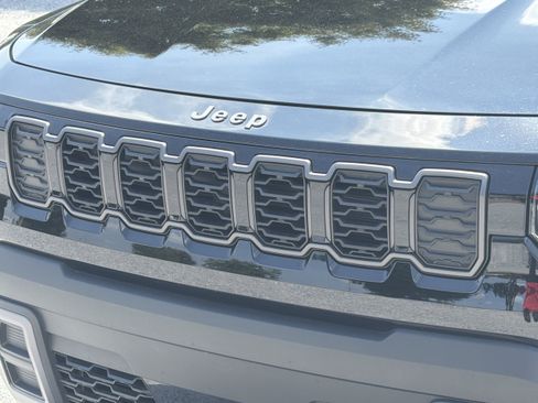 Used 2026 Jeep Cherokee Limited AWD/4WD image 35