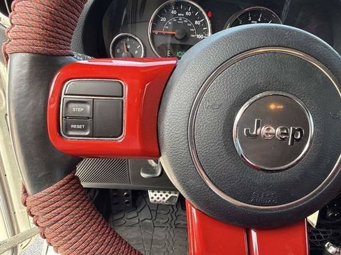 Used 2017 Jeep Wrangler Sahara AWD/4WD image 25
