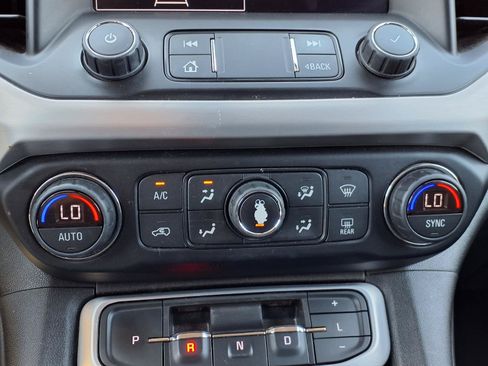Used 2020 GMC Acadia SLE FWD image 23