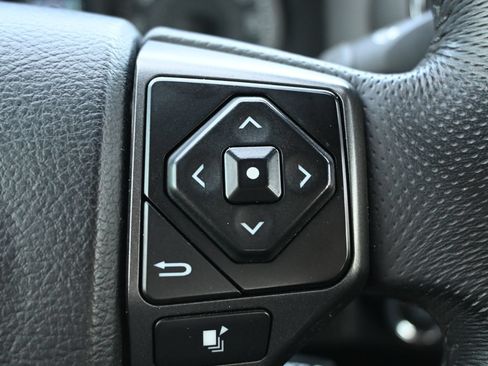 Used 2021 Toyota Tacoma TRD Off-Road w/ Technology Package AWD/4WD image 15