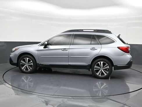 Used 2019 Subaru Outback 3.6R Limited AWD/4WD image 4