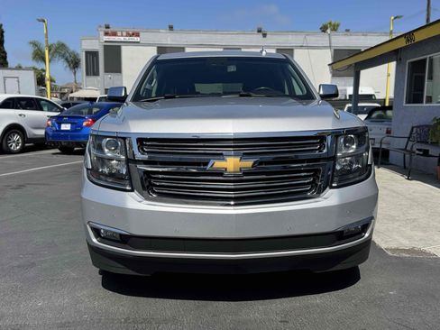 Used 2018 Chevrolet Suburban Premier image 2