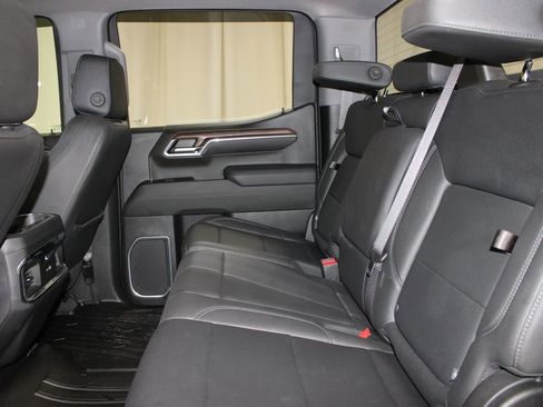 Used 2023 GMC Sierra 1500 SLT w/ SLT Convenience Package AWD/4WD image 16
