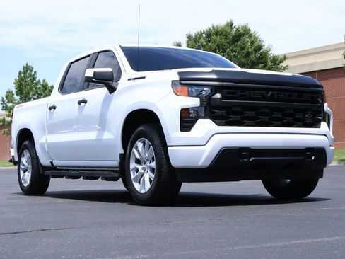 Used 2025 Chevrolet Silverado 1500 Custom w/ LPO, Dark Essentials Package AWD/4WD image 1
