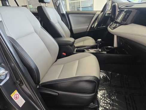 Used 2016 Toyota RAV4 Limited AWD/4WD image 4