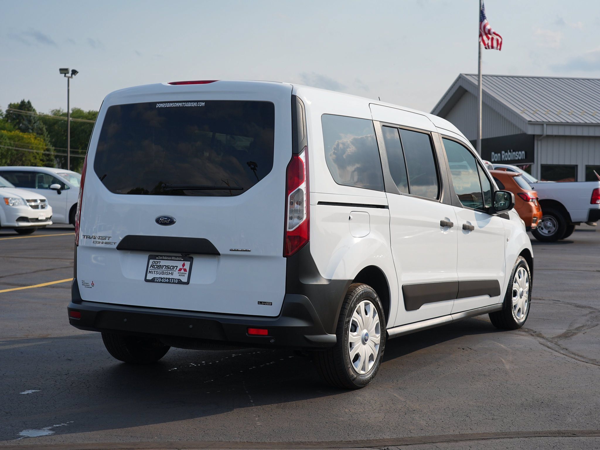 Used 2019 Ford Transit Connect XL FWD image 3