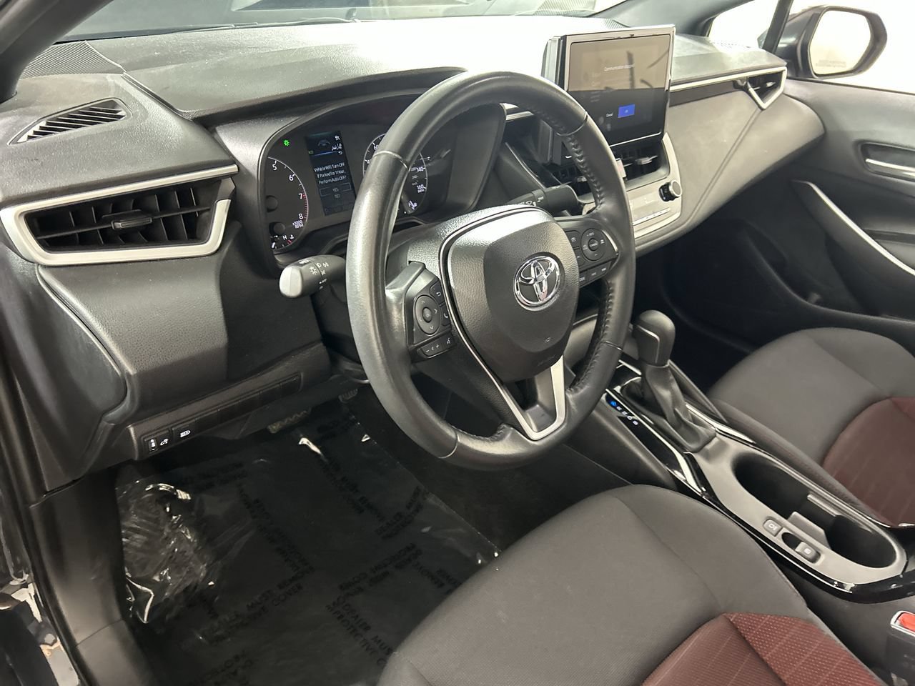 Used 2025 Toyota Corolla SE FWD image 12