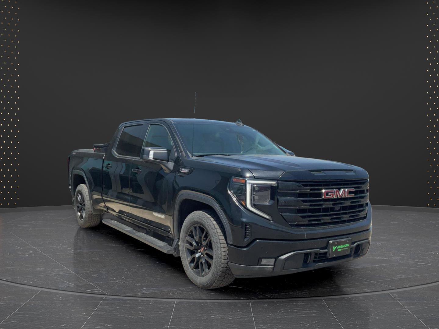 Used 2022 GMC Sierra 1500 Elevation w/ Elevation Premium Package AWD/4WD image 3