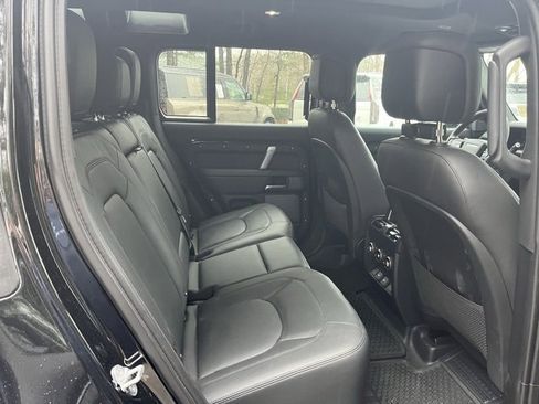 Used 2024 Land Rover Defender 110 V8 image 13