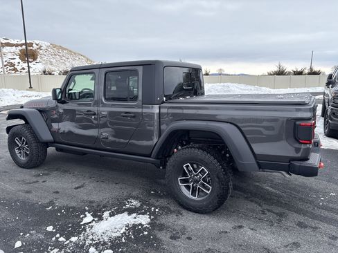 New 2026 Jeep Gladiator Mojave image 4