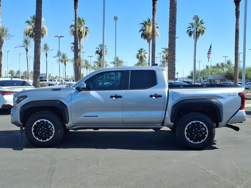 Certified 2025 Toyota Tacoma TRD Off-Road AWD/4WD image 7