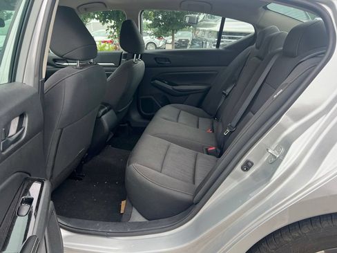 Used 2023 Nissan Altima 2.5 SV FWD image 6