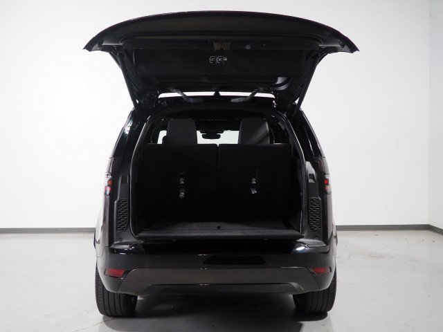 Used 2024 Land Rover Discovery Dynamic SE AWD/4WD image 55