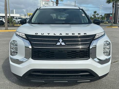 Used 2024 Mitsubishi Outlander ES FWD image 9
