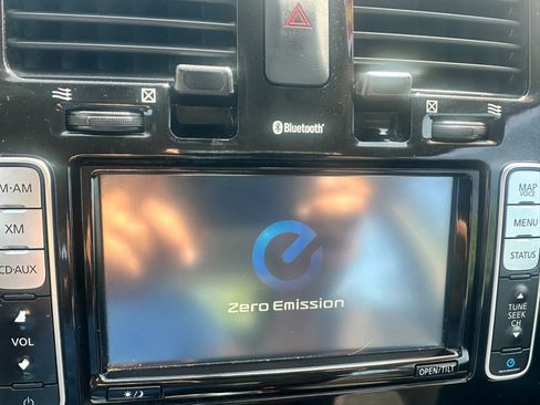 Used 2015 Nissan Leaf SV w/ LED & Quick Charge Package image 24