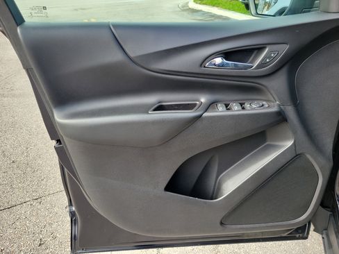 Used 2020 Chevrolet Equinox LT image 23