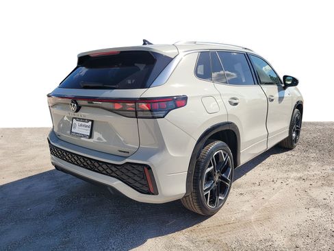 New 2026 Volkswagen Tiguan SEL R-Line AWD/4WD image 3