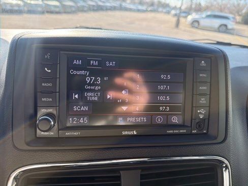 Used 2018 Dodge Grand Caravan SXT image 24