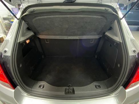 Used 2021 Chevrolet Trax LT FWD image 29