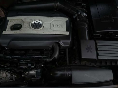 Used 2011 Volkswagen Golf 4-Door image 34