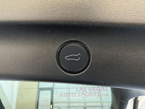 Used 2021 Tesla Model Y Long Range AWD/4WD image 19