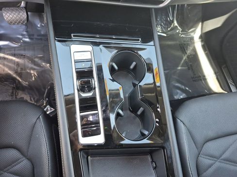 Used 2024 Volkswagen Atlas SE image 9