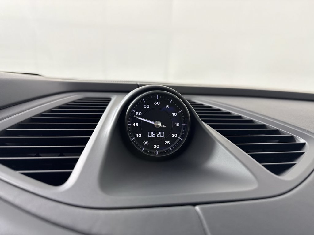 Certified 2025 Porsche Macan Electric RWD image 30